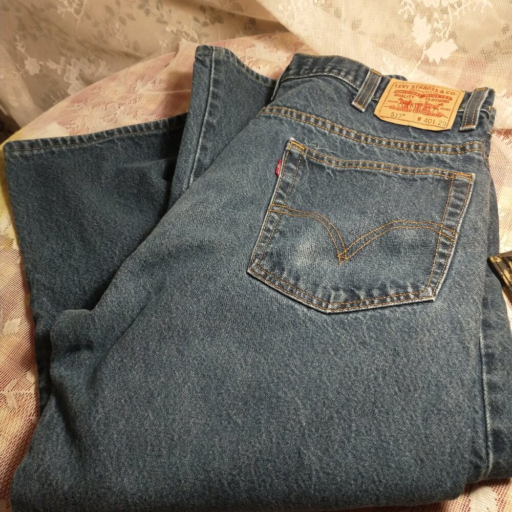 men Levi 505 medium blue jeans boot cut size 34 x 30 relaxed fit 10" rise
